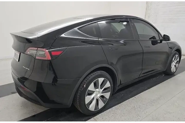 $34000 : Tesla Model Y 2024 AWD Long image 2