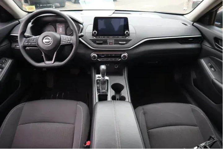 $20303 : Nissan Altima 2025 2.5 S 4dr image 10