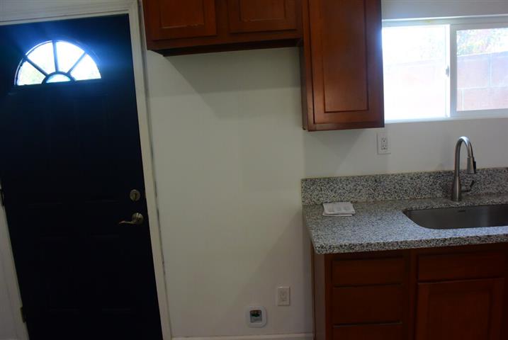 $1420 : Rent in South Gate image 2