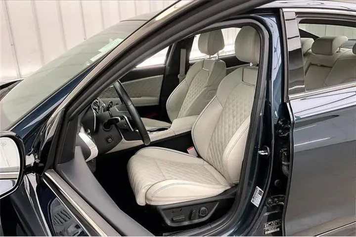 $39990 : Genesis G70 2023 3.3T Standa image 8