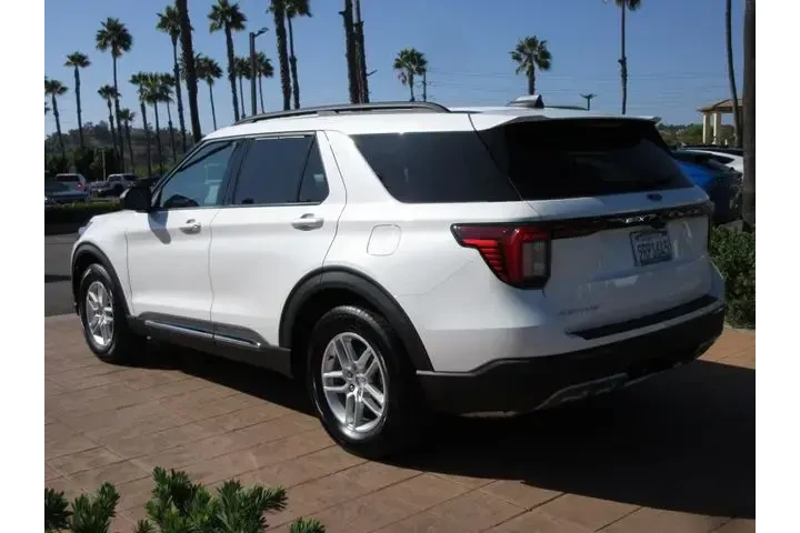 $36898 : Ford Explorer 2025 Active 4d image 2