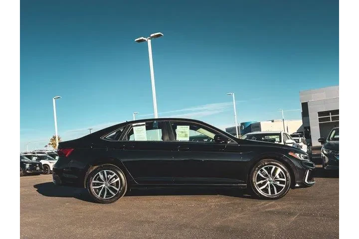 $21997 : Volkswagen Jetta 2025 SE 4dr image 2