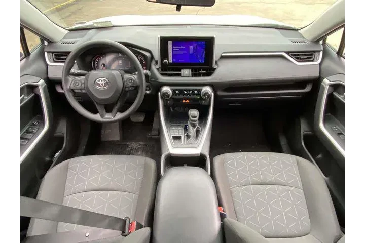 $25885 : Toyota RAV4 2024 AWD XLE 4dr image 9