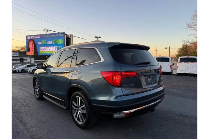 $15995 : 2016 Pilot Touring image 9