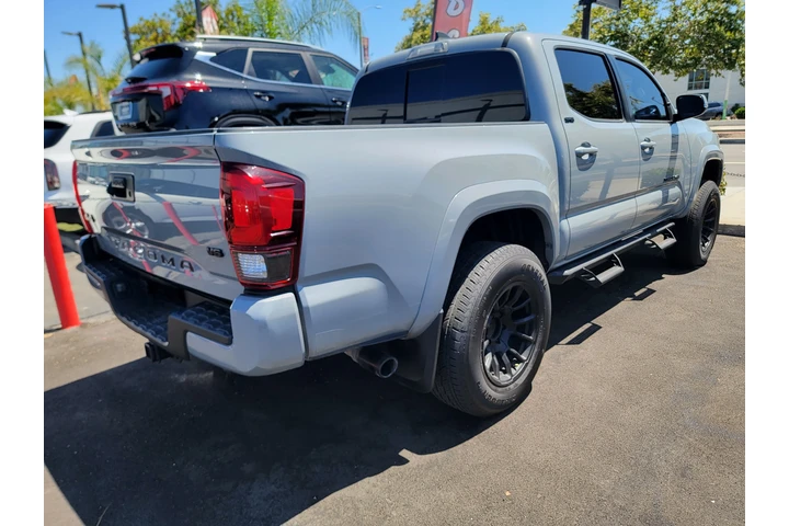 2020 Toyota Tacoma Double Cab image 5