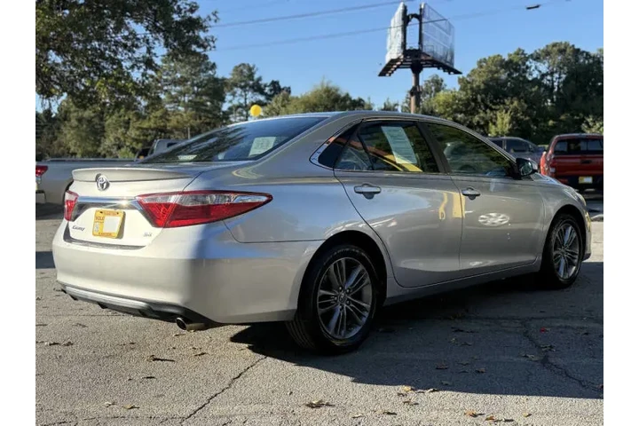 2017 Camry SE image 6