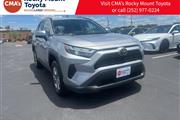 PRE-OWNED 2022 TOYOTA RAV4 XLE en Madison WV