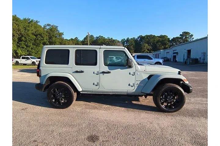 $34730 : Jeep Wrangler 2024 4x4 Sahar image 3