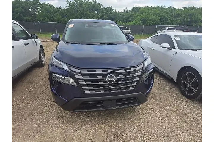 $29012 : Nissan Rogue 2026 AWD SV 4dr image 4