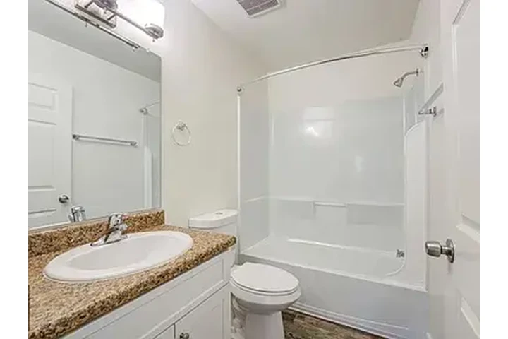 $1700 : 2 Apartamentos ubicados image 2