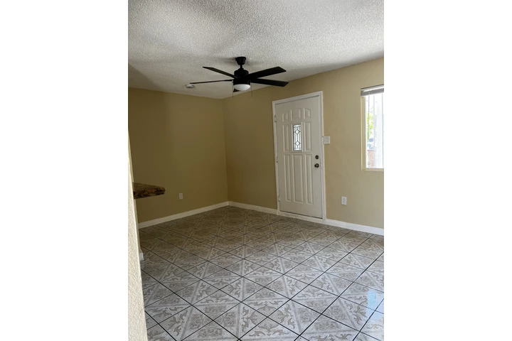 $2700 : Se Renta Casa image 4