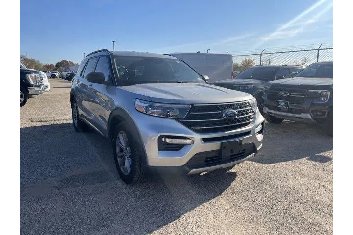 $23459 : Ford Explorer 2021 XLT 4dr S image 2