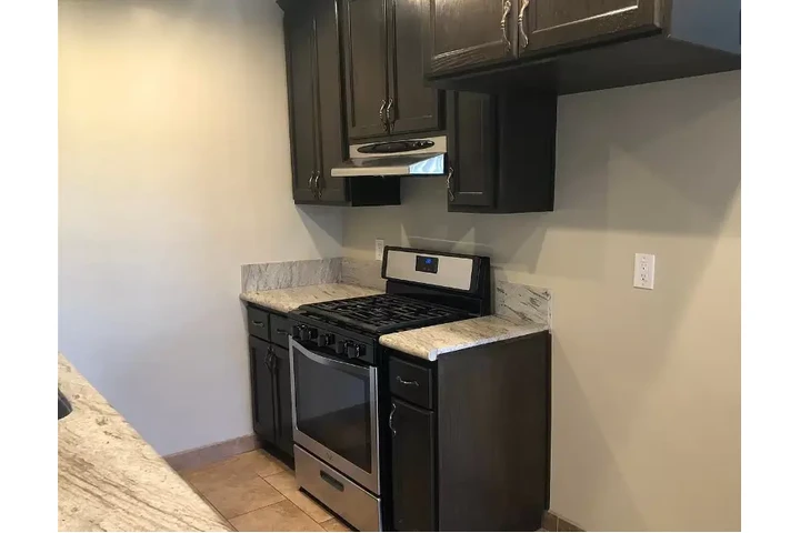 $1100 : Hawthorne ubicado en el centro image 1