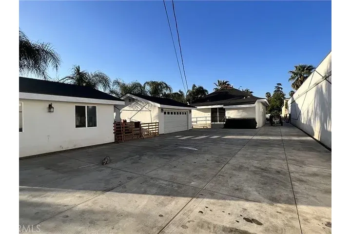 $1150 : Newly 1bd 1ba @ Riverside. image 3