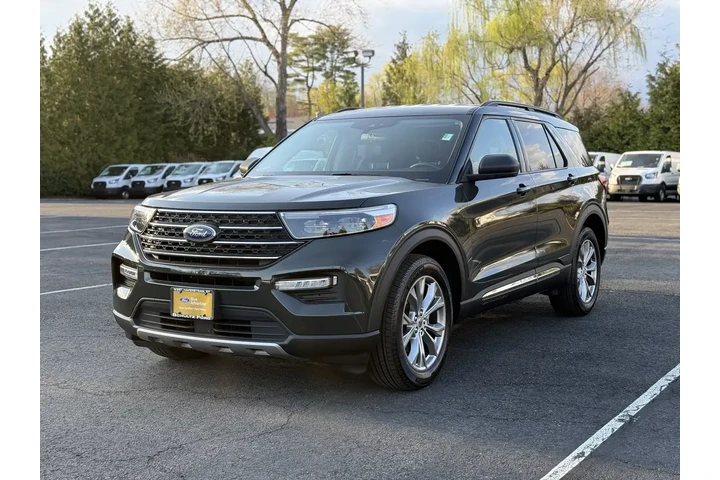 $31680 : Ford Explorer 2022 AWD XLT 4 image 2