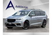 $20534 : Chrysler Pacifica 2021 Touri thumbnail