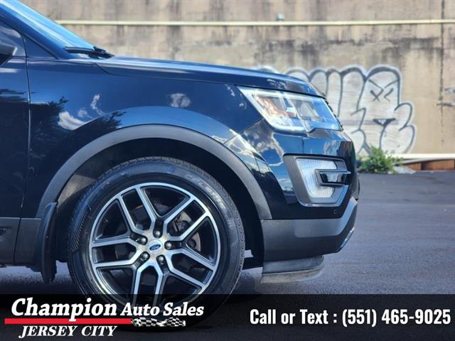 Used 2017 Explorer Sport 4WD image 4