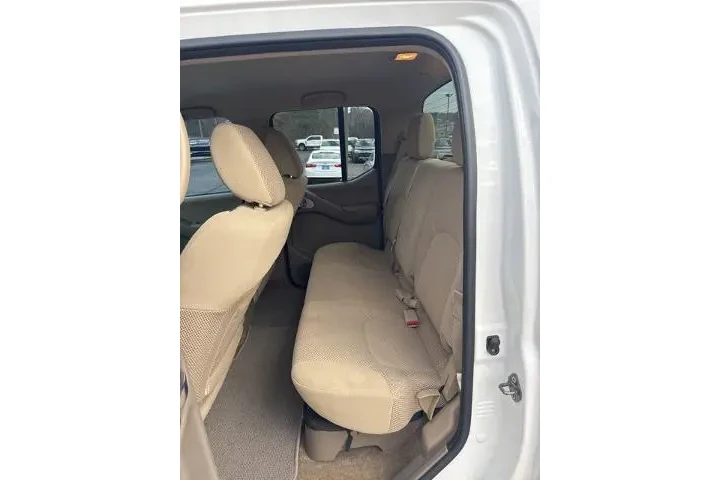 $14974 : Nissan Frontier 2011 4x2 S 4 image 10