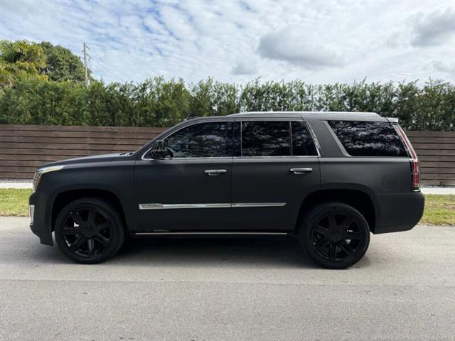 $19950 : 2015 Escalade Premium image 9