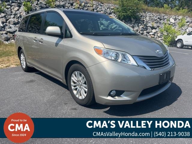 $24060 : PRE-OWNED 2017 TOYOTA SIENNA image 1