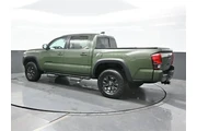 $32759 : Toyota Tacoma 2021 4x4 SR5 V thumbnail