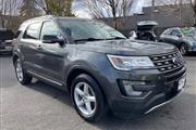 $13988 : 2017 Explorer XLT thumbnail