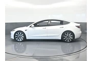 $28889 : Tesla Model 3 2024 Long Rang thumbnail