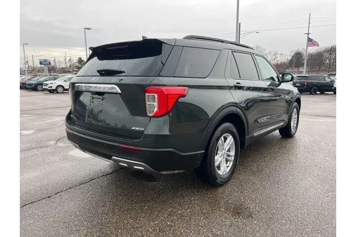$26925 : Ford Explorer 2023 AWD XLT 4 image 4