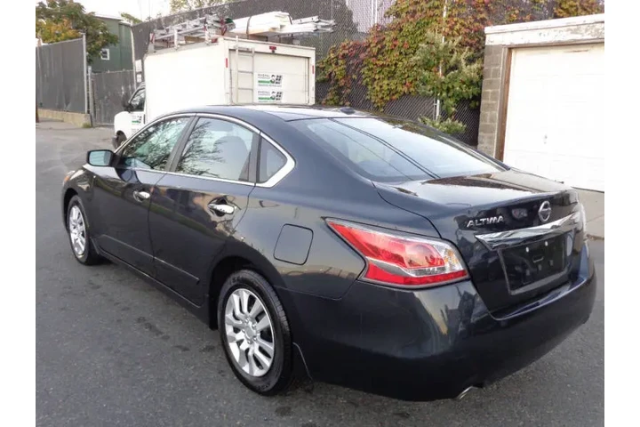 $8450 : 2015 Altima 2.5 S image 5