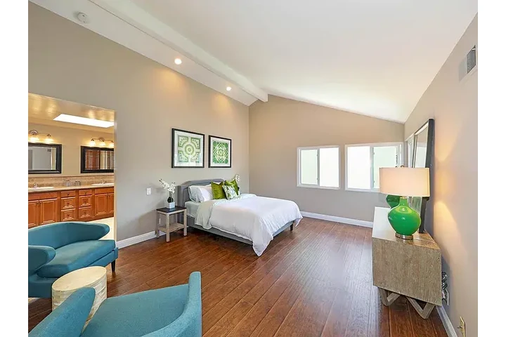 $1000 : Move in ready home image 2