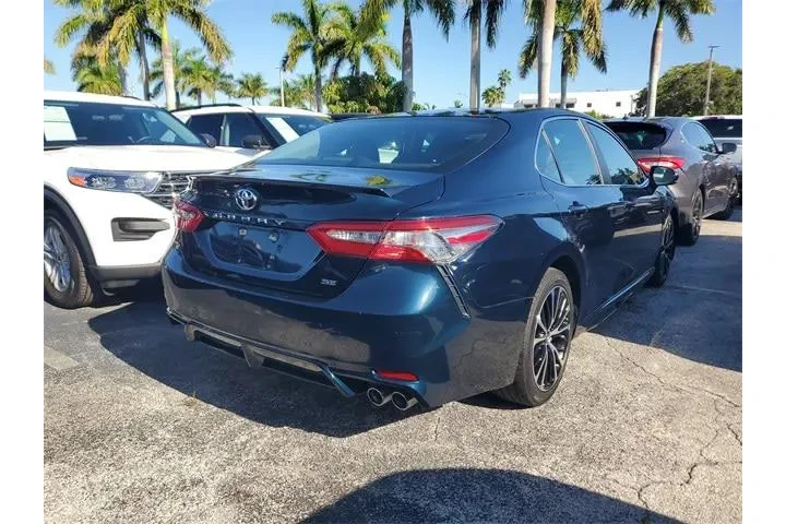 $15990 : Toyota Camry 2018 SE 4dr Sed image 3
