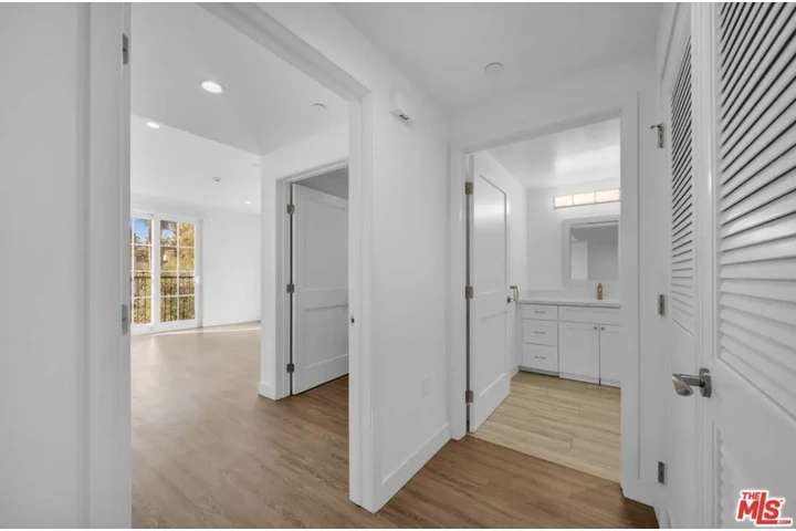 $1650 : Peaceful home image 8