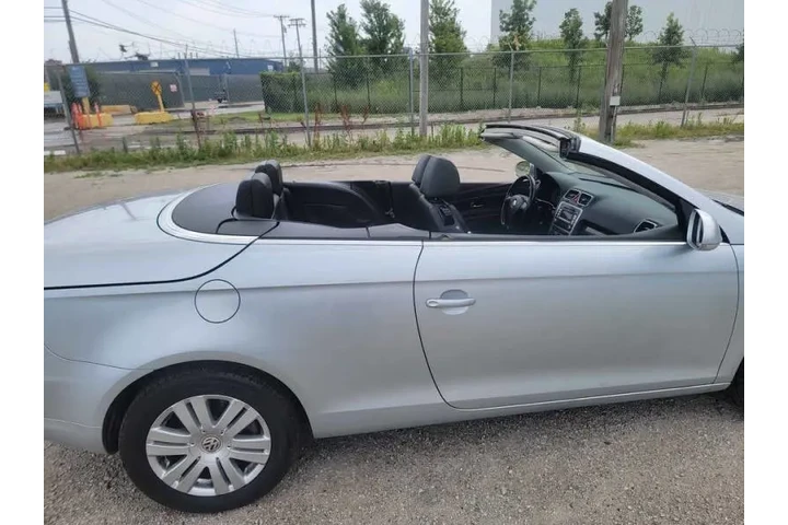 $3900 : 2007 Eos 2.0T image 6