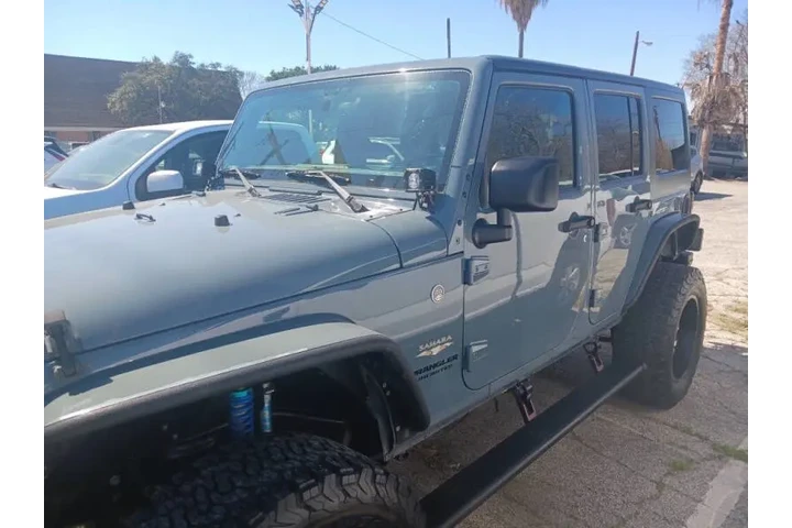 $16900 : 2015 Wrangler Unlimited Sahara image 2
