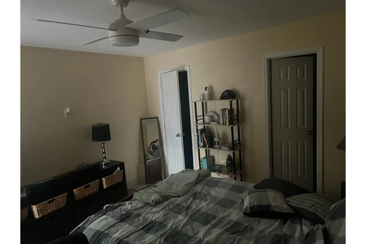 $1300 : EFFICIENCY A LA RENTA image 8