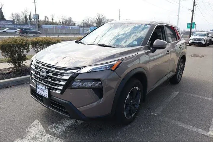$23232 : Nissan Rogue 2025 AWD SV 4dr image 9