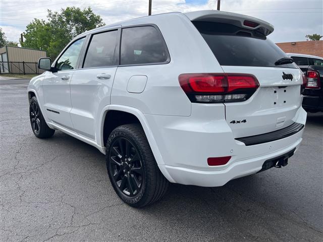 $19488 : 2017 Grand Cherokee Altitude, image 8