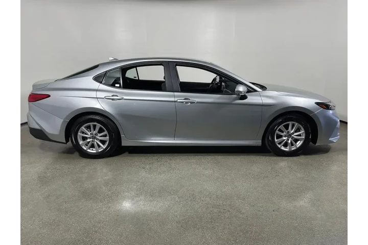 $28995 : Toyota Camry 2025 SE 4dr Sed image 2