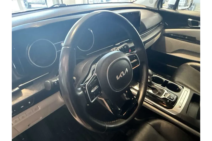 $33993 : Kia Carnival 2024 EX 4dr Min image 9