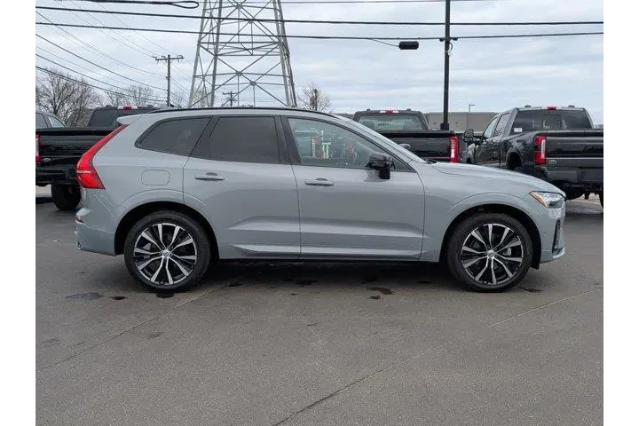 $36989 : Volvo XC60 2024 AWD B5 Plus image 2