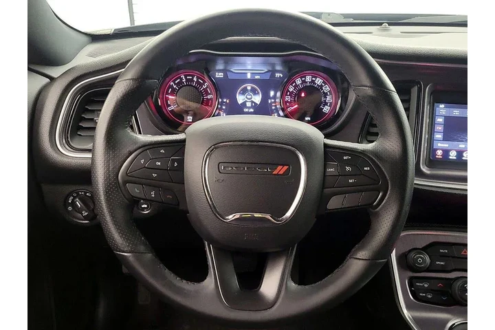 $20998 : Dodge Challenger 2018 SXT 2d image 10