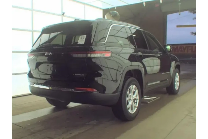 $28693 : Jeep Grand Cherokee 2023 4x4 image 4