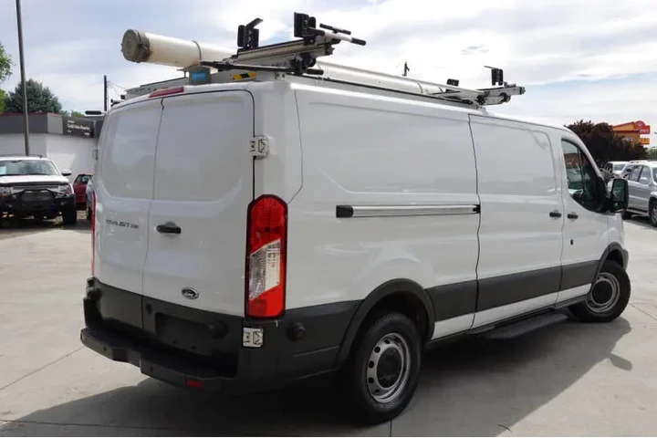 $21979 : 2018 Transit 250 image 3