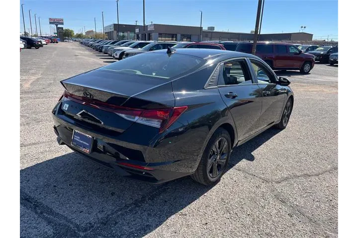 $17897 : Hyundai ELANTRA 2023 SEL 4dr image 8