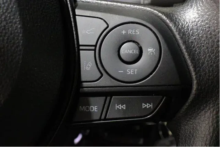 $30998 : Toyota RAV4 2024 AWD LE 4dr image 10