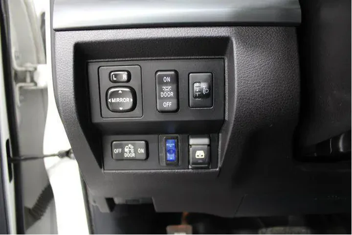 $24915 : Toyota Tundra 2016 4x4 TRD P image 8