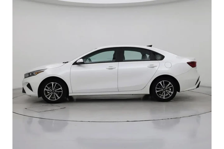 $15998 : Kia Forte 2023 LXS 4dr Sedan image 3