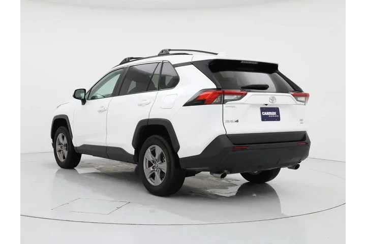 $32998 : Toyota RAV4 2024 AWD XLE 4dr image 2
