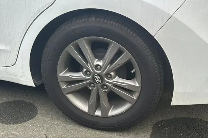 $11990 : Hyundai ELANTRA 2017 SE 4dr image 7