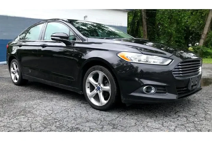 $6878 : 2014 Fusion image 2